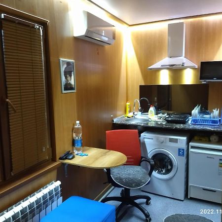 Квартира- Студия В Гостевом Доме Almati Kültér fotó