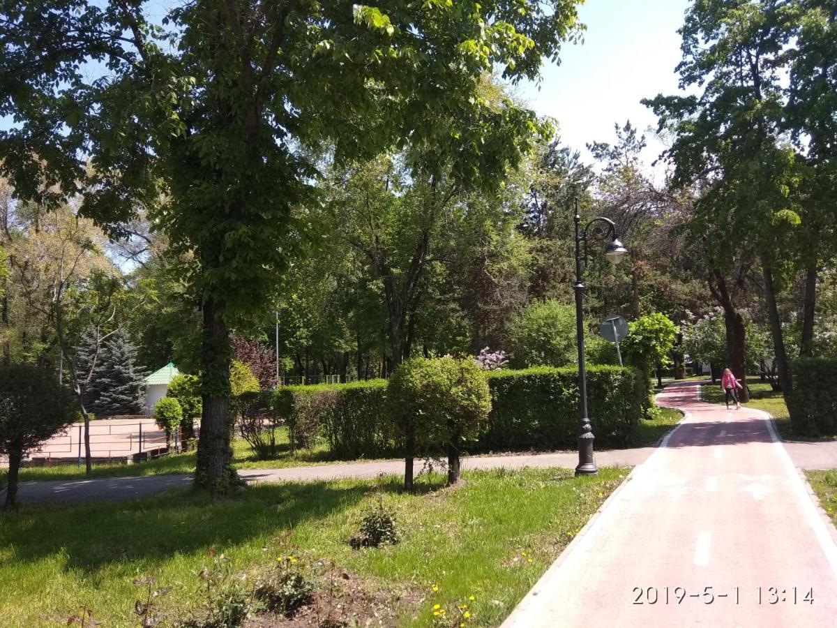 Квартира- Студия В Гостевом Доме Almati Kültér fotó